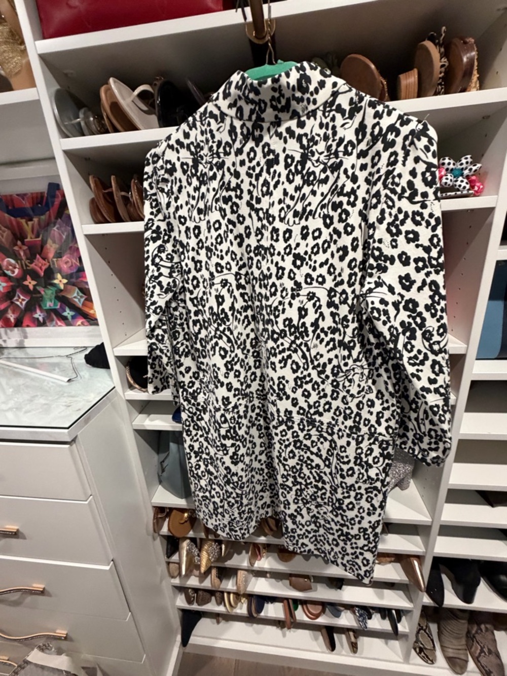 Lilly Pulitzer Rosie Black and White Leopard Print Shift Dress it is stretchy. - Picture 2 of 8